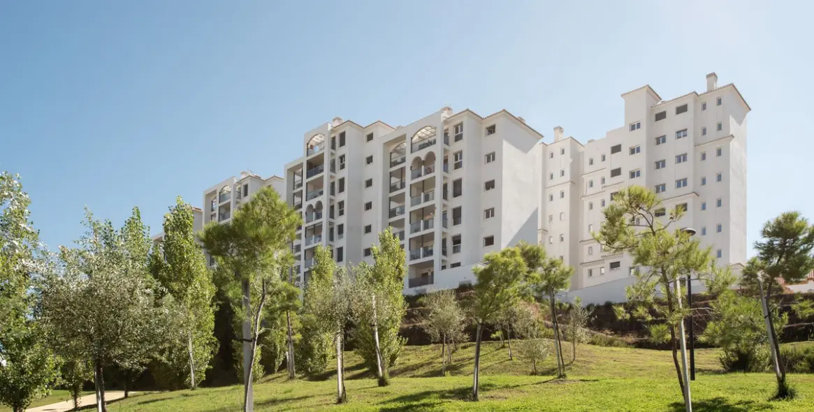 Продажа апартаментов на среднем этаже в Estepona 20