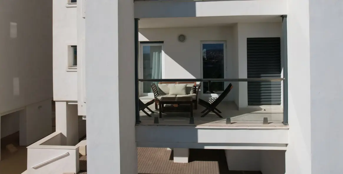 Продажа апартаментов на среднем этаже в Estepona 23