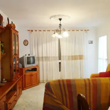 Venta de apartamento en planta media en Estepona