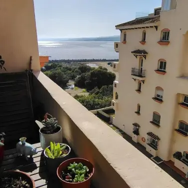 Продажа апартаментов на среднем этаже в Estepona