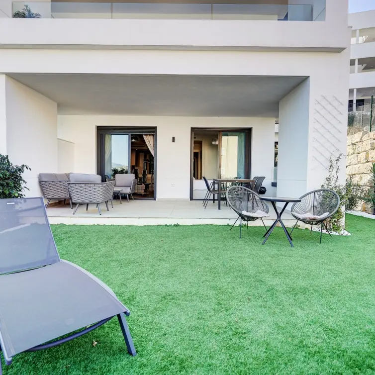 Продажа апартаментов на первом этаже в La Cala de Mijas