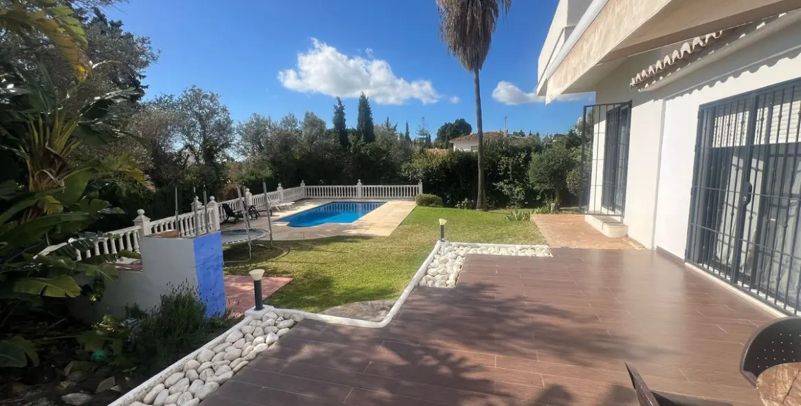 Продажа  отдельно стоящей виллы в Campo Mijas 1