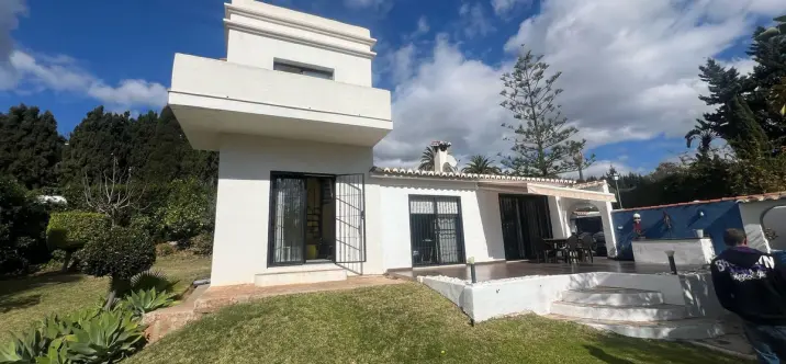 Продажа  отдельно стоящей виллы в Campo Mijas 1