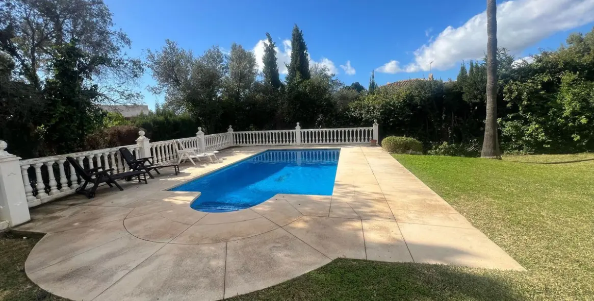 Продажа  отдельно стоящей виллы в Campo Mijas 3