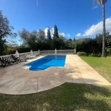 Продажа  отдельно стоящей виллы в Campo Mijas