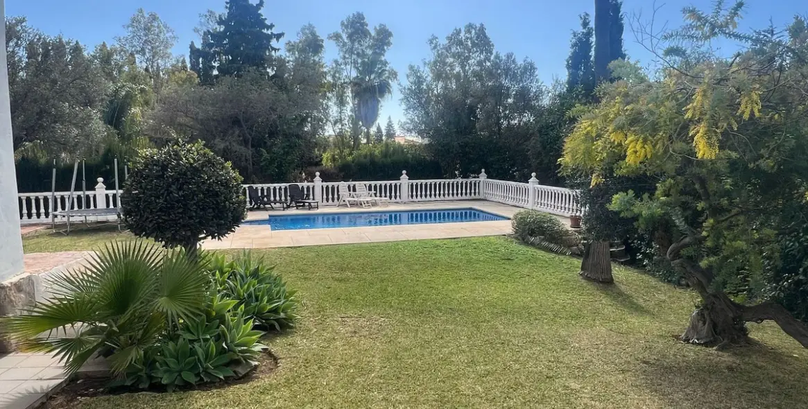 Продажа  отдельно стоящей виллы в Campo Mijas 18