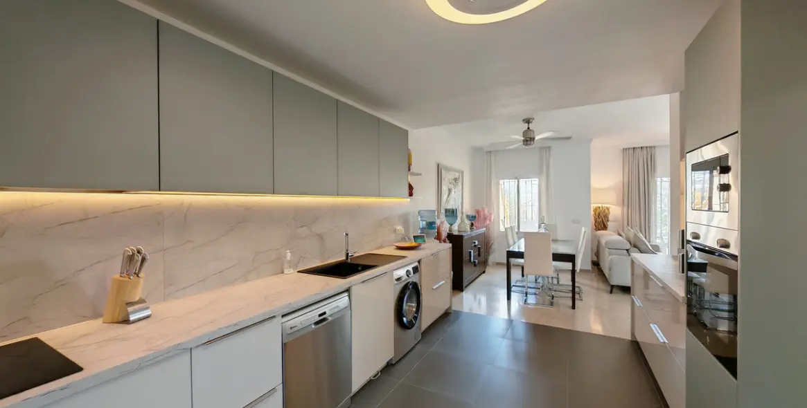 Продажа таунхауса в Riviera del Sol 5