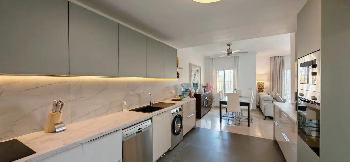 Sale of townhouse in Riviera del Sol 4