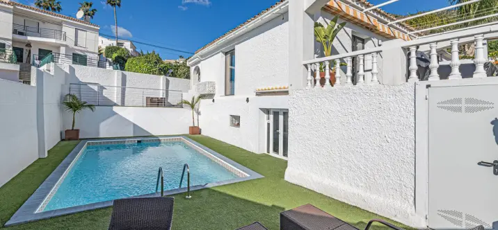 Продажа  отдельно стоящей виллы в La Capellania 0