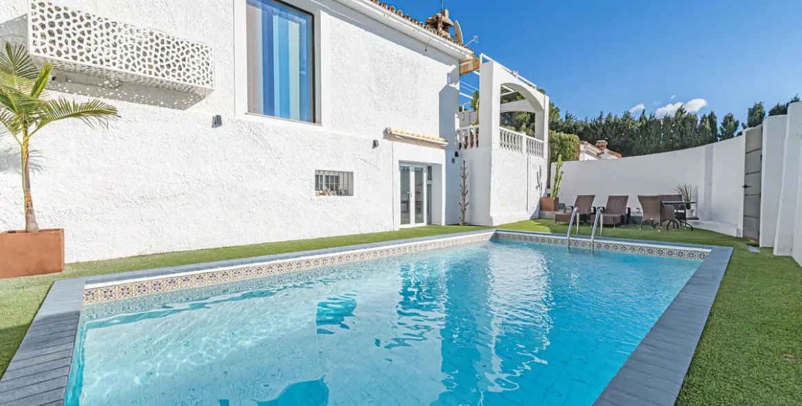 Продажа  отдельно стоящей виллы в La Capellania 2