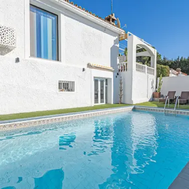 Продажа  отдельно стоящей виллы в La Capellania