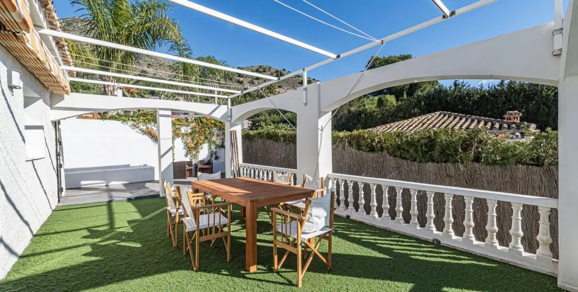 Продажа  отдельно стоящей виллы в La Capellania 5