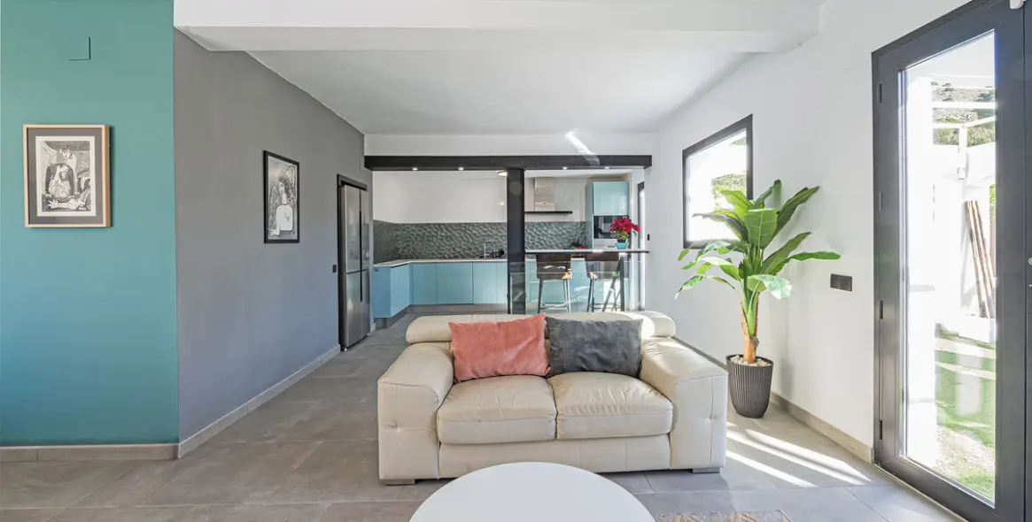 Продажа  отдельно стоящей виллы в La Capellania 10