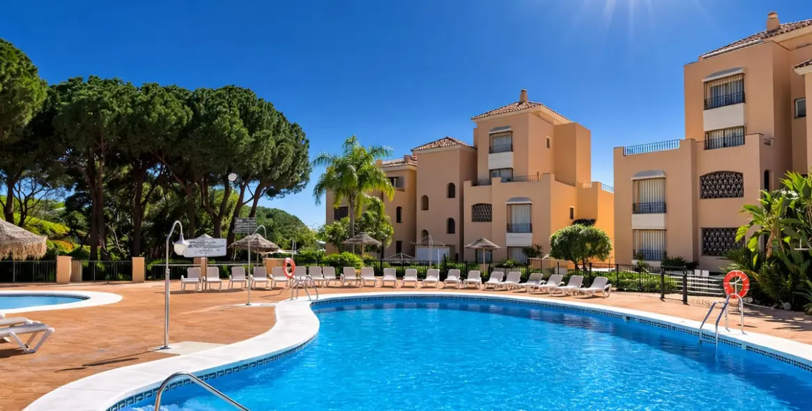 Продажа апартаментов на первом этаже в Elviria 1