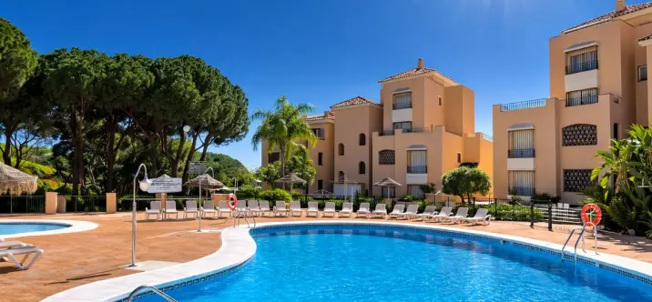 Продажа апартаментов на первом этаже в Elviria 0