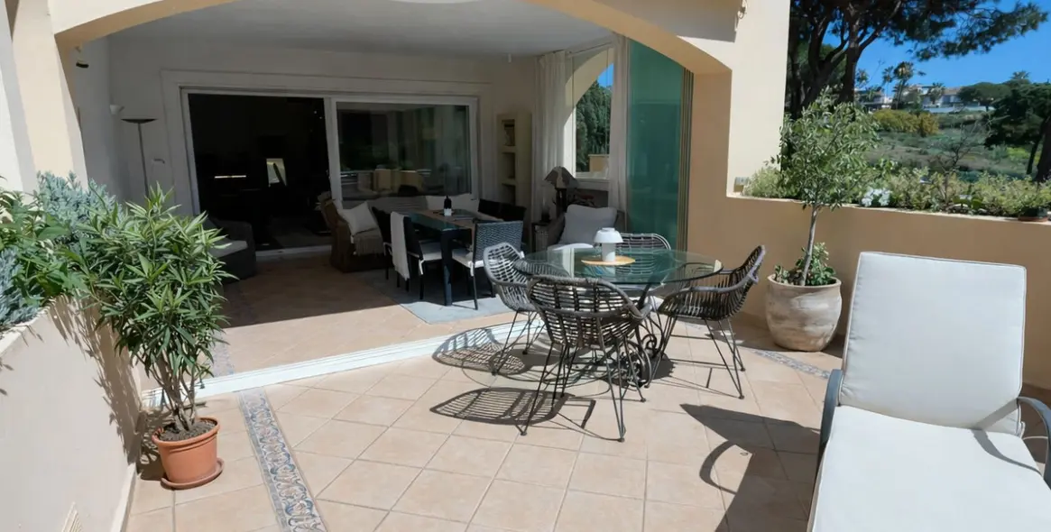 Продажа апартаментов на первом этаже в Elviria 2