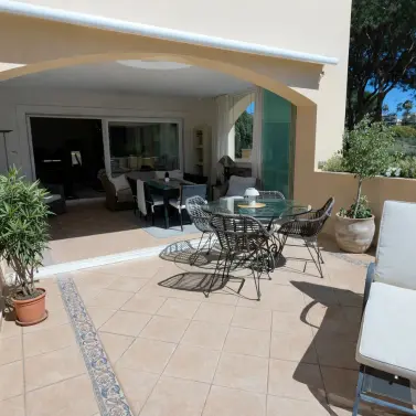 Продажа апартаментов на первом этаже в Elviria