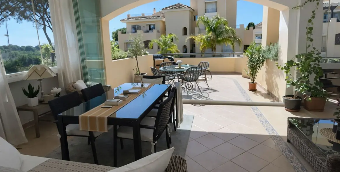 Продажа апартаментов на первом этаже в Elviria 12