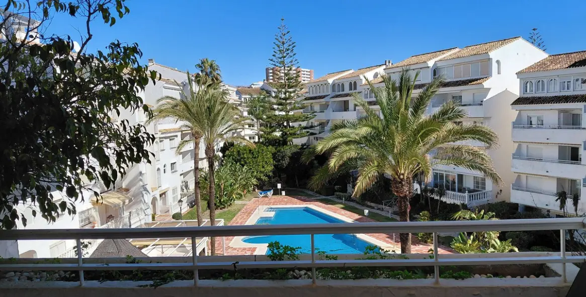 Продажа двухуровневого пентхауса в Marbesa 7