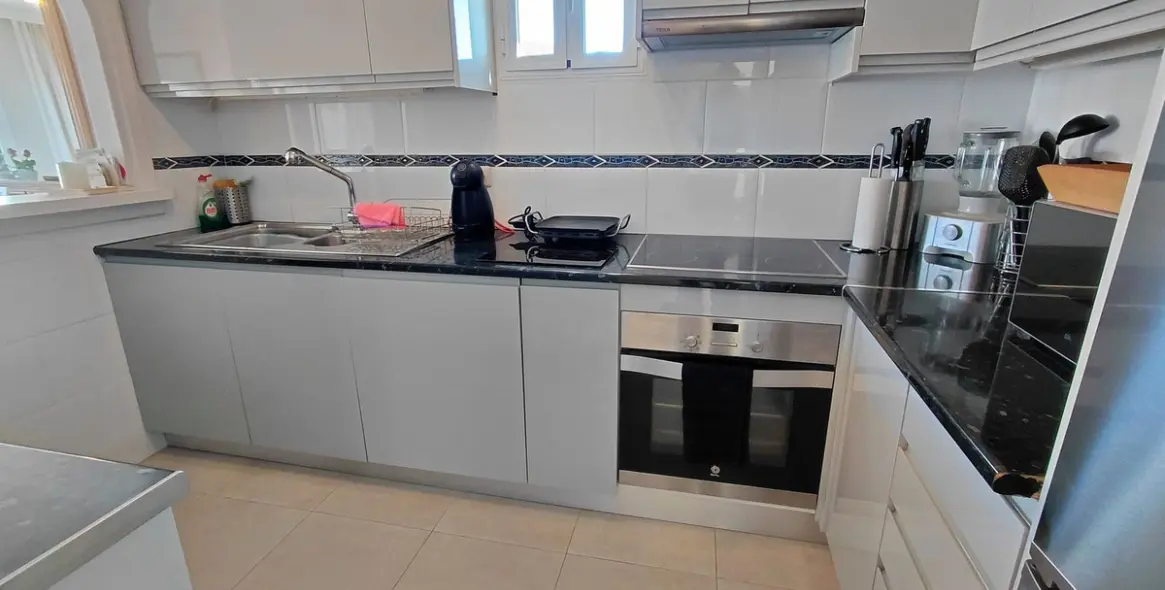 Продажа двухуровневого пентхауса в Marbesa 14