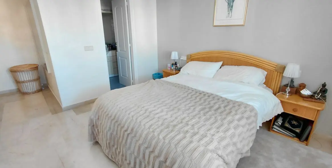 Sale of penthouse duplex in Marbesa 23