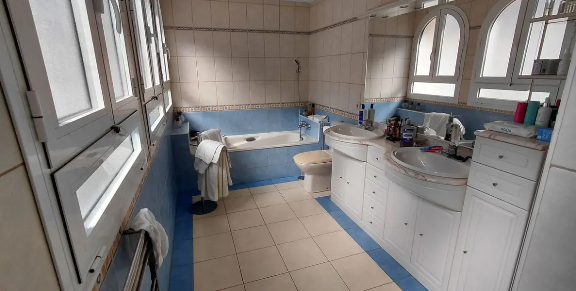 Sale of penthouse duplex in Marbesa 25