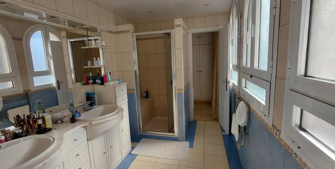 Sale of penthouse duplex in Marbesa 26