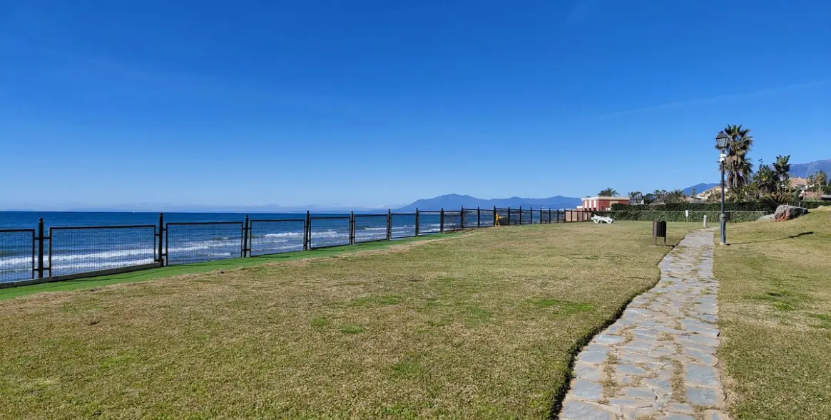 Sale of penthouse duplex in Marbesa 31