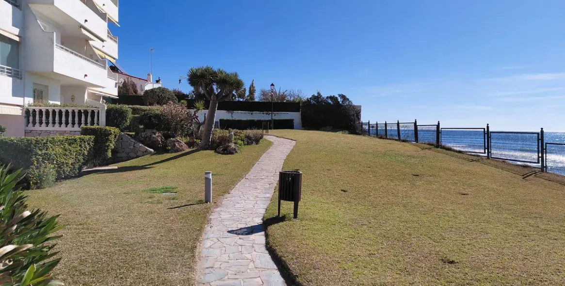 Sale of penthouse duplex in Marbesa 32