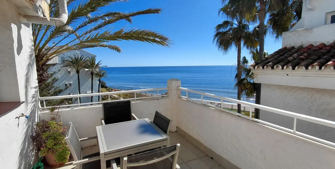 Sale of penthouse duplex in Marbesa 46