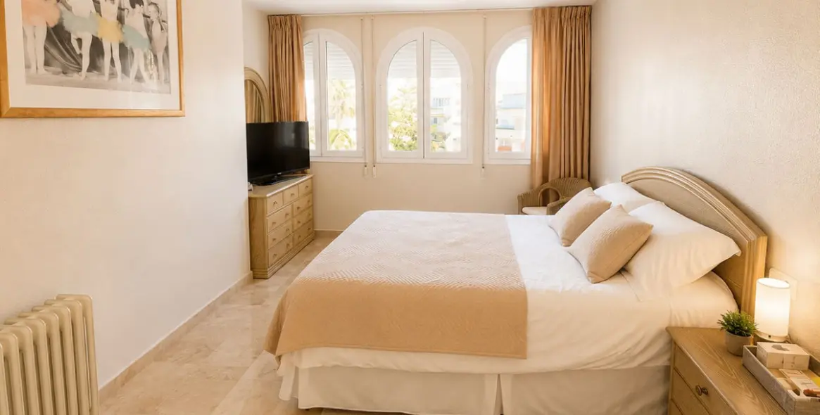 Venta de ático dúplex en Marbesa 11