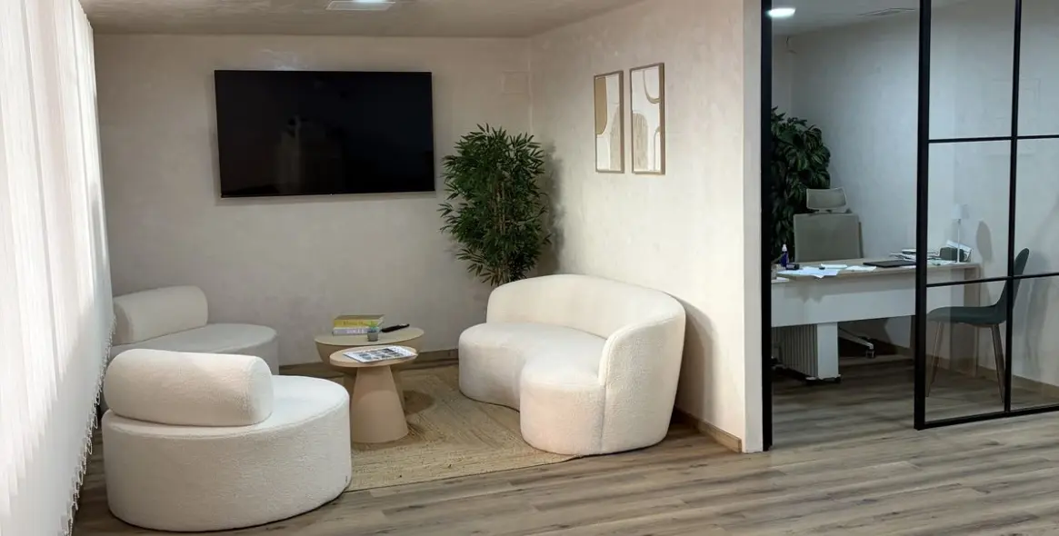 Продажа офиса в Nueva Andalucía 1