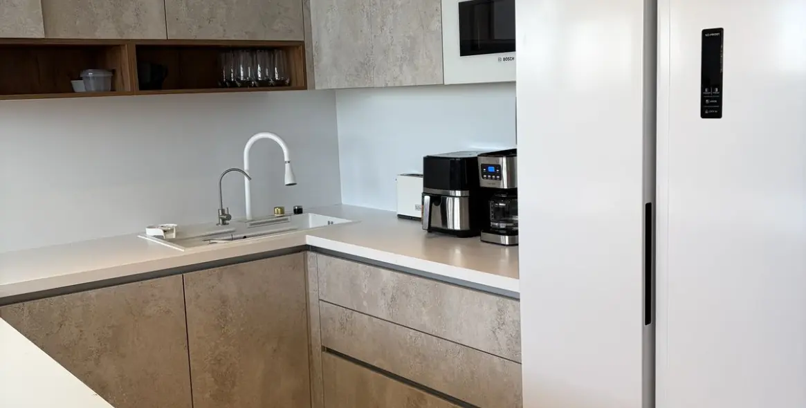 Продажа офиса в Nueva Andalucía 12