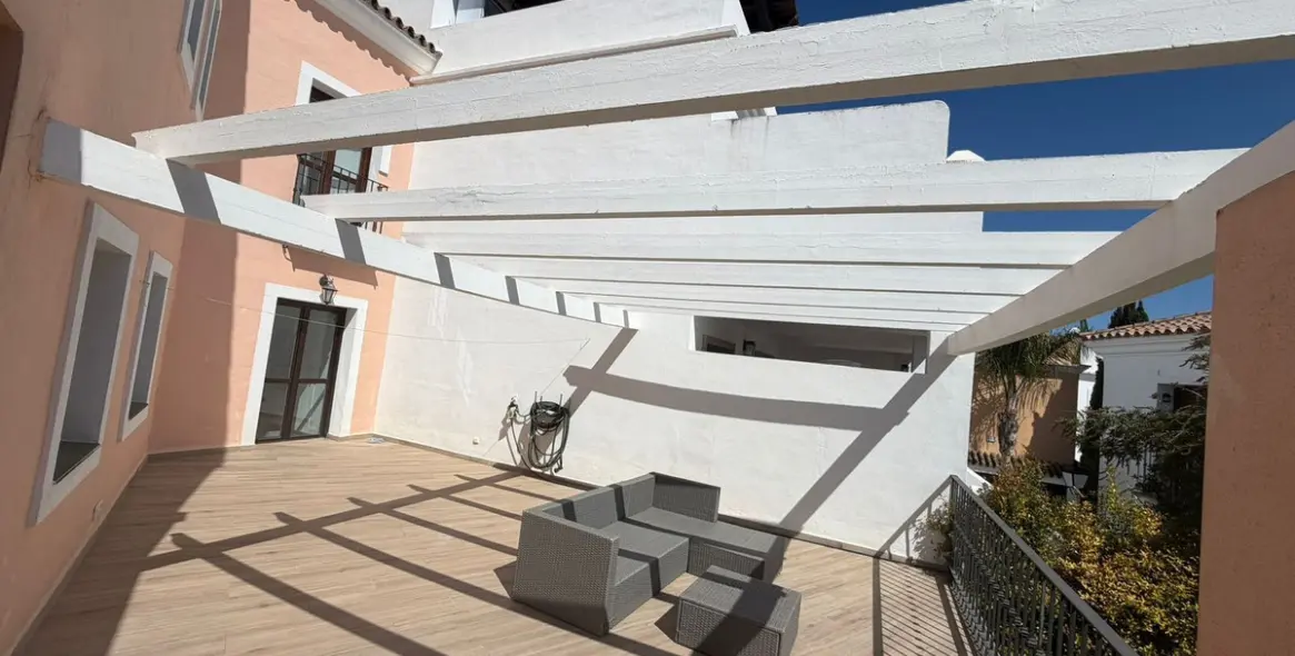 Долгосрочная аренда таунхауса в Estepona 2