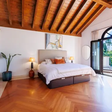 Краткосрочная аренда  отдельно стоящей виллы в Guadalmina Baja