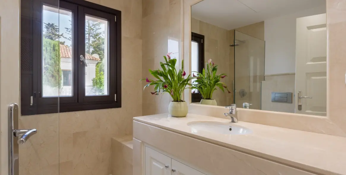 Short-term rent of detached villa in Guadalmina Baja 34