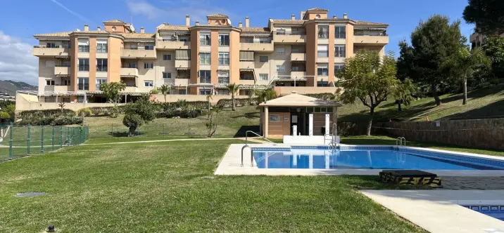 Продажа апартаментов на среднем этаже в Parque Clavero 0