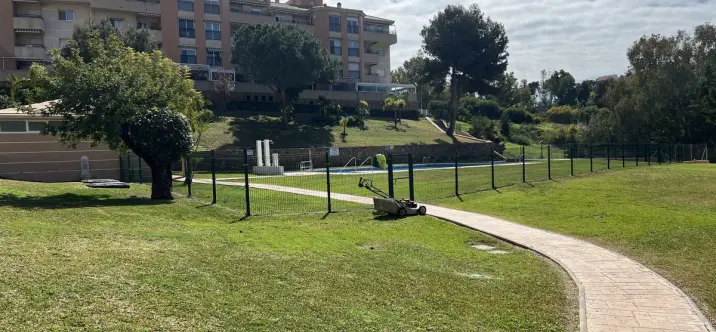 Продажа апартаментов на среднем этаже в Parque Clavero 1