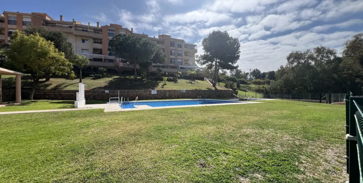 Продажа апартаментов на среднем этаже в Parque Clavero 3