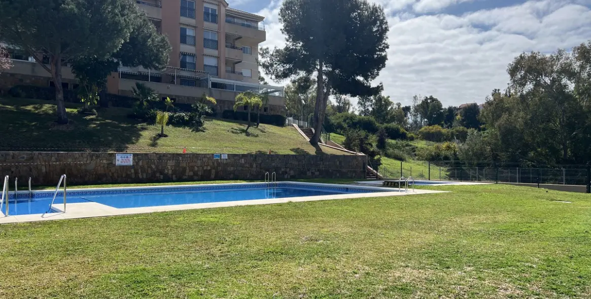 Продажа апартаментов на среднем этаже в Parque Clavero 4