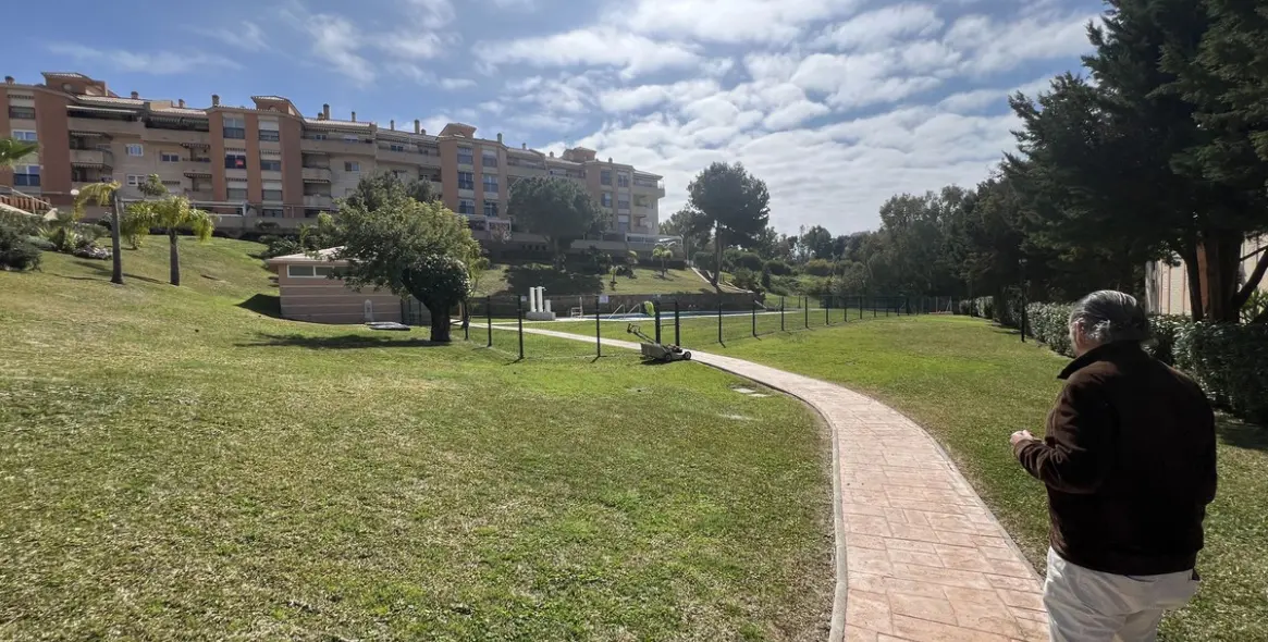 Продажа апартаментов на среднем этаже в Parque Clavero 6