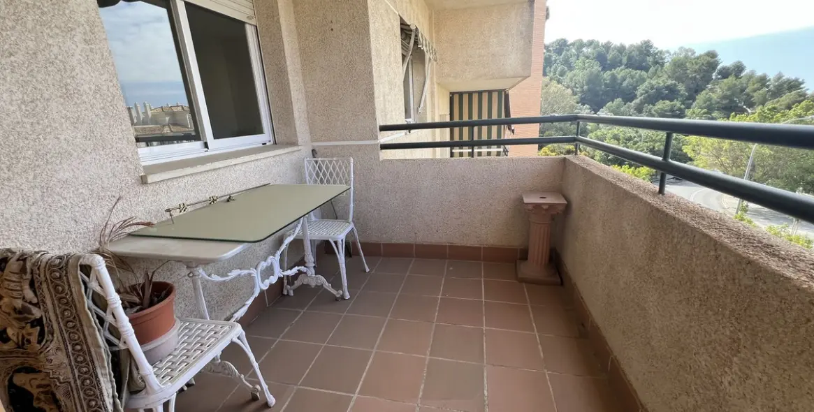 Продажа апартаментов на среднем этаже в Parque Clavero 20