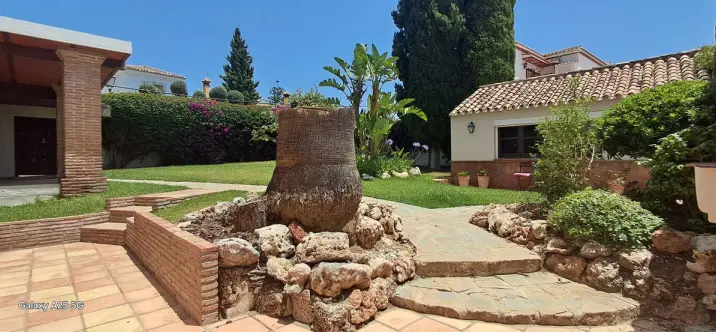 Продажа  отдельно стоящей виллы в Marbella 1