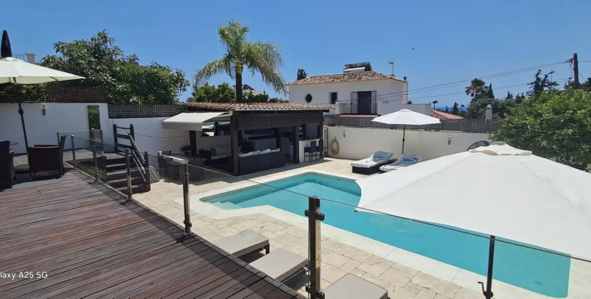Sale of detached villa in Marbella 32