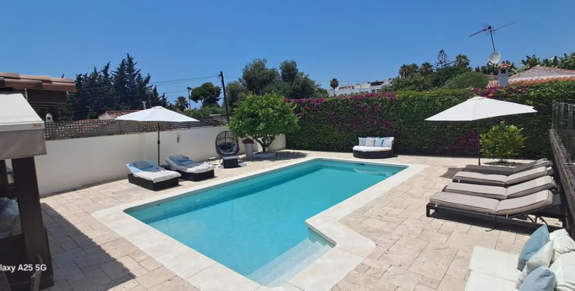 Sale of detached villa in Marbella 8