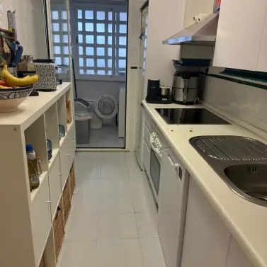 Venta de apartamento en planta media en Marbella