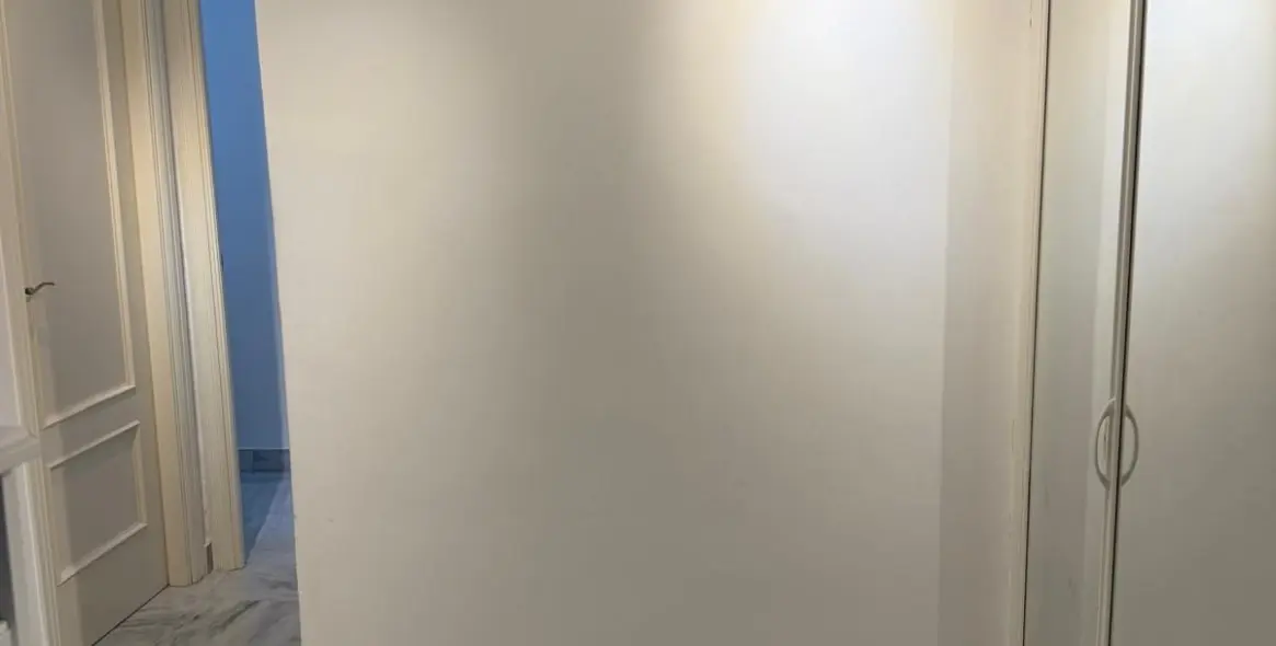 Venta de apartamento en planta media en Marbella 10