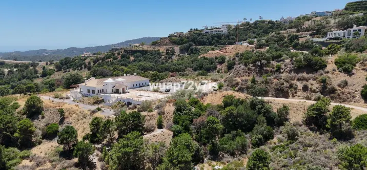 Venta de parcela residencial en Benahavís 0