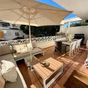 Venta de apartamento en planta media en Río Real