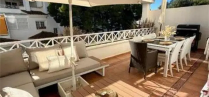 Venta de apartamento en planta media en Río Real 0